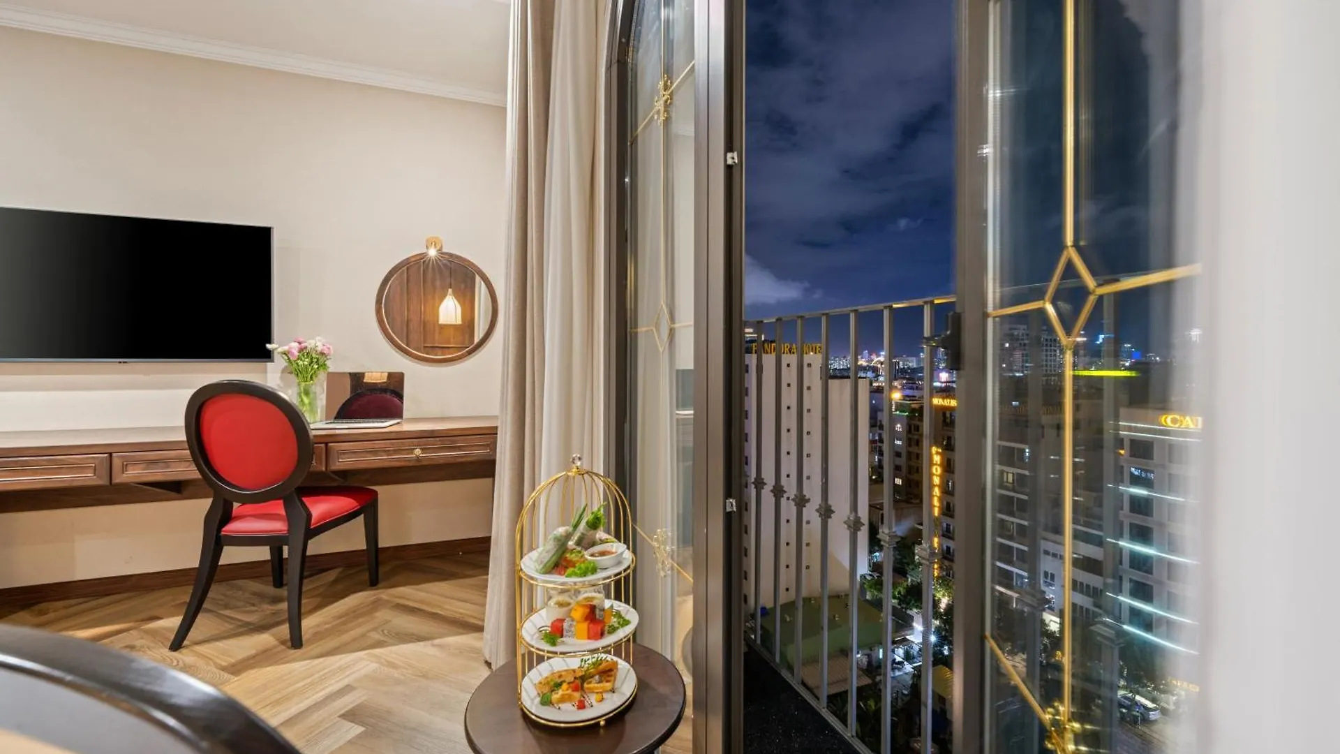 Golden Lotus Luxury Hotel Danang - Complimentary Daily Afternoon Tea