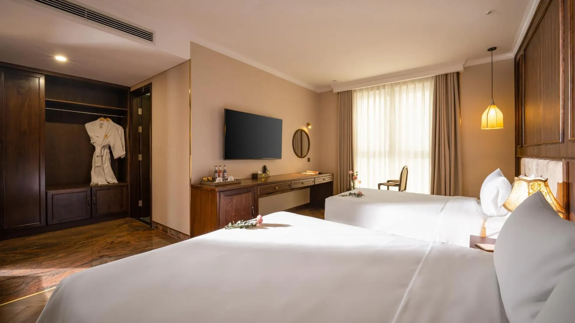 Golden Lotus Luxury Hotel Danang - Complimentary Daily Afternoon Tea