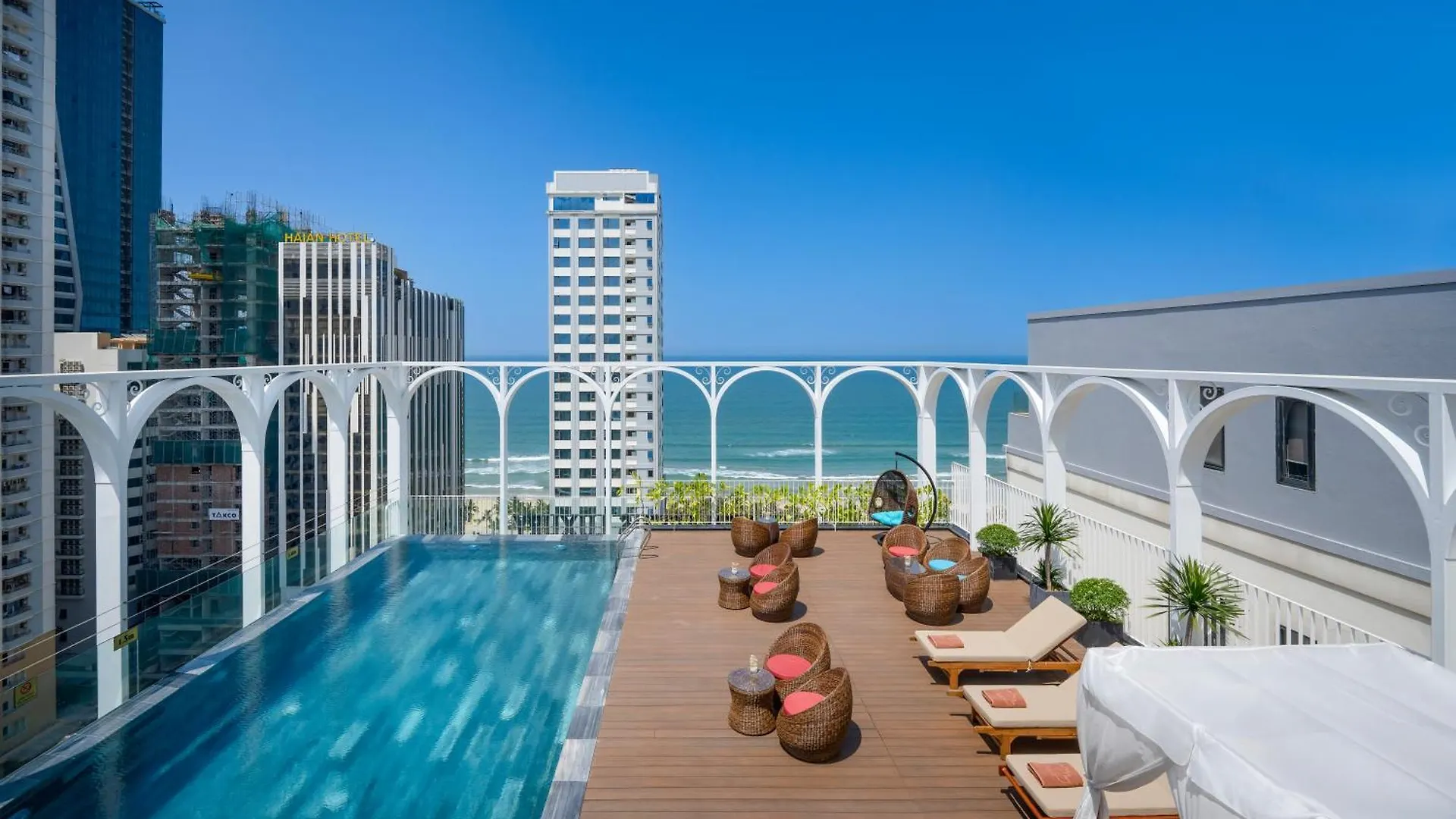 Golden Lotus Luxury Hotel Danang - Complimentary Daily Afternoon Tea Vietnam